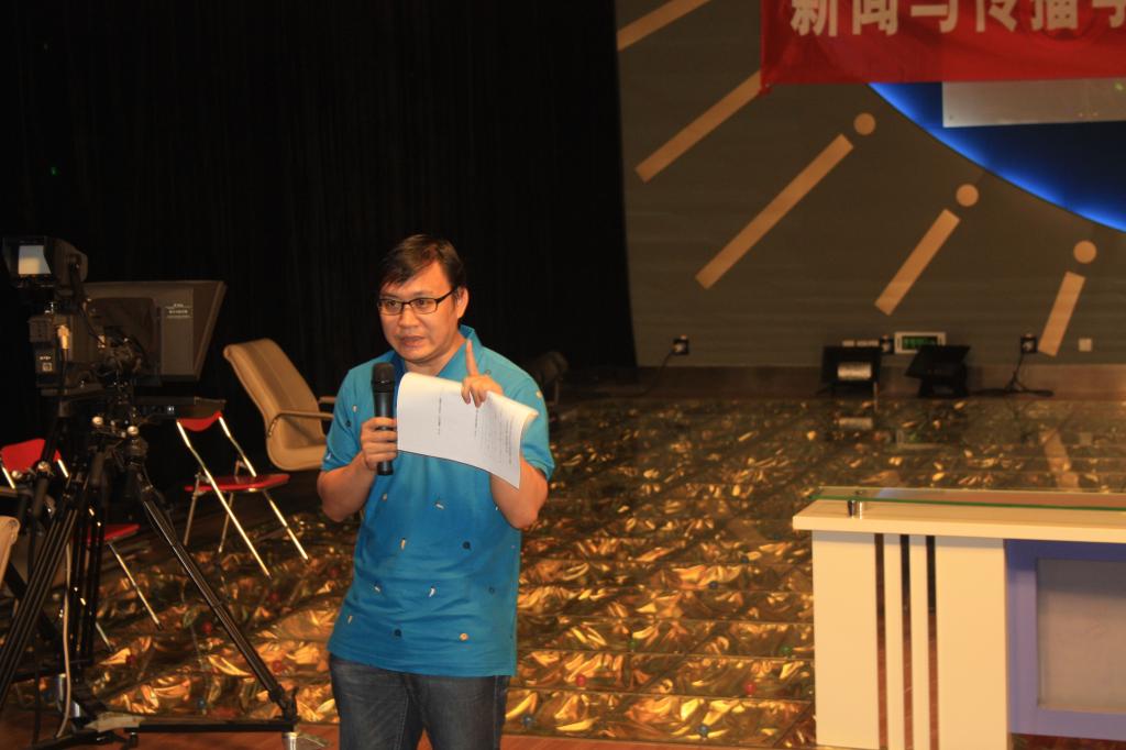 (专硕中心主任赵建国教授发言。)