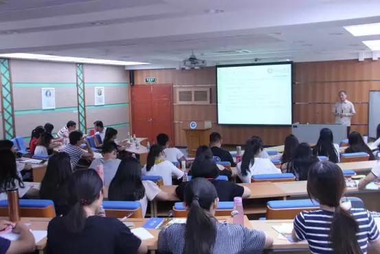 李喜根教授讲课现场