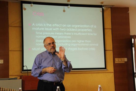 Carl Botan教授为大家讲授战略传播