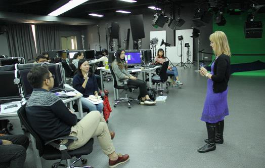 Sheridan Prasso为同学们答疑解惑